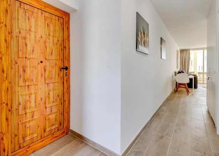 The Butterflies Of Sueno Azul * Callao Salvaje